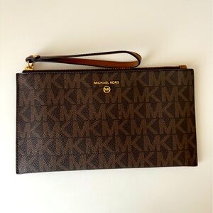 Michael Kors Wristlet Brown (Authentic)